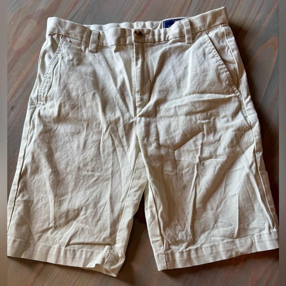 Vineyard Vines Boy’s 9” Breaker Short in Stone Size 16